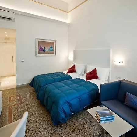 Town House Cavour 4*