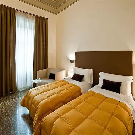 Town House Cavour 4*