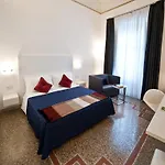 Town House Cavour Bed & Breakfast 4*