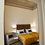 Town House Cavour Bed & Breakfast 4*