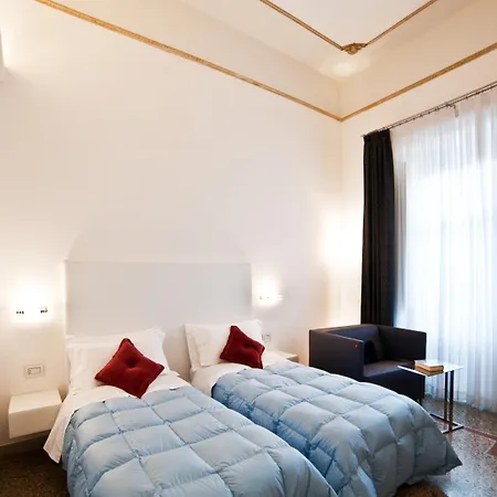 Town House Cavour Bed & Breakfast