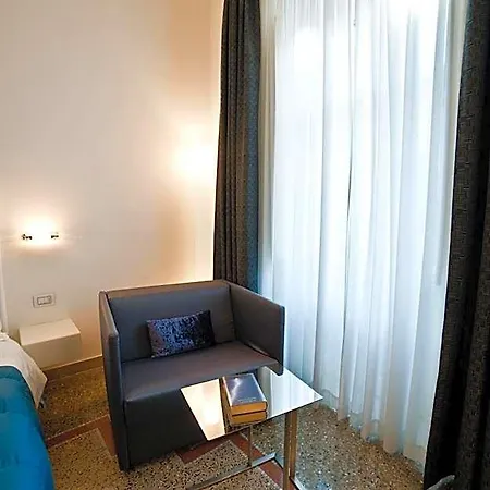 Bed & Breakfast Town House Cavour 4*