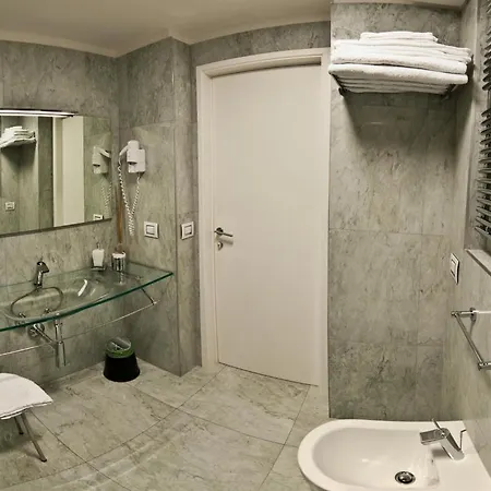 Town House Cavour 4*