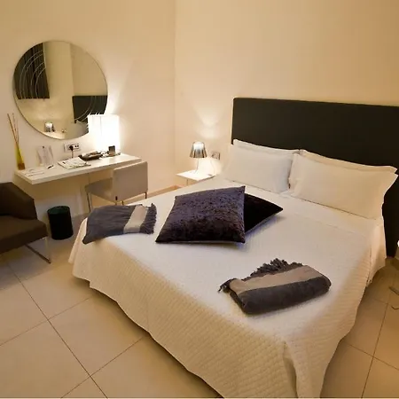 Oda ve Kahvaltı Town House Cavour 4*