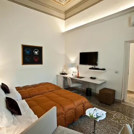 Oda ve Kahvaltı Town House Cavour 4*