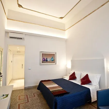 Town House Cavour Bed & Breakfast 4*