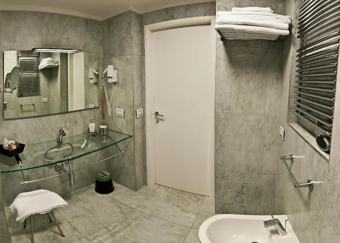 Town House Cavour 4*