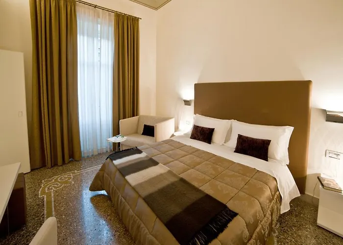 Town House Cavour 4* Reggio Calabria