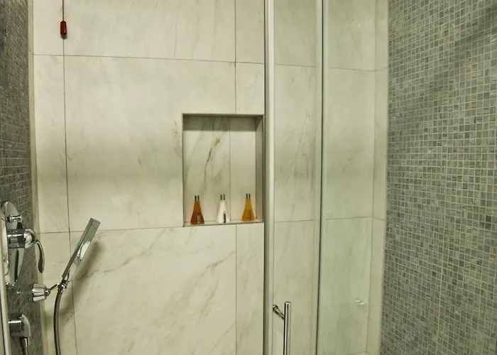 Town House Cavour Bed & Breakfast 4*